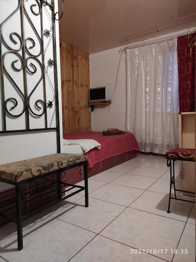 Mini-Hotel Kamianets Экстерьер фото