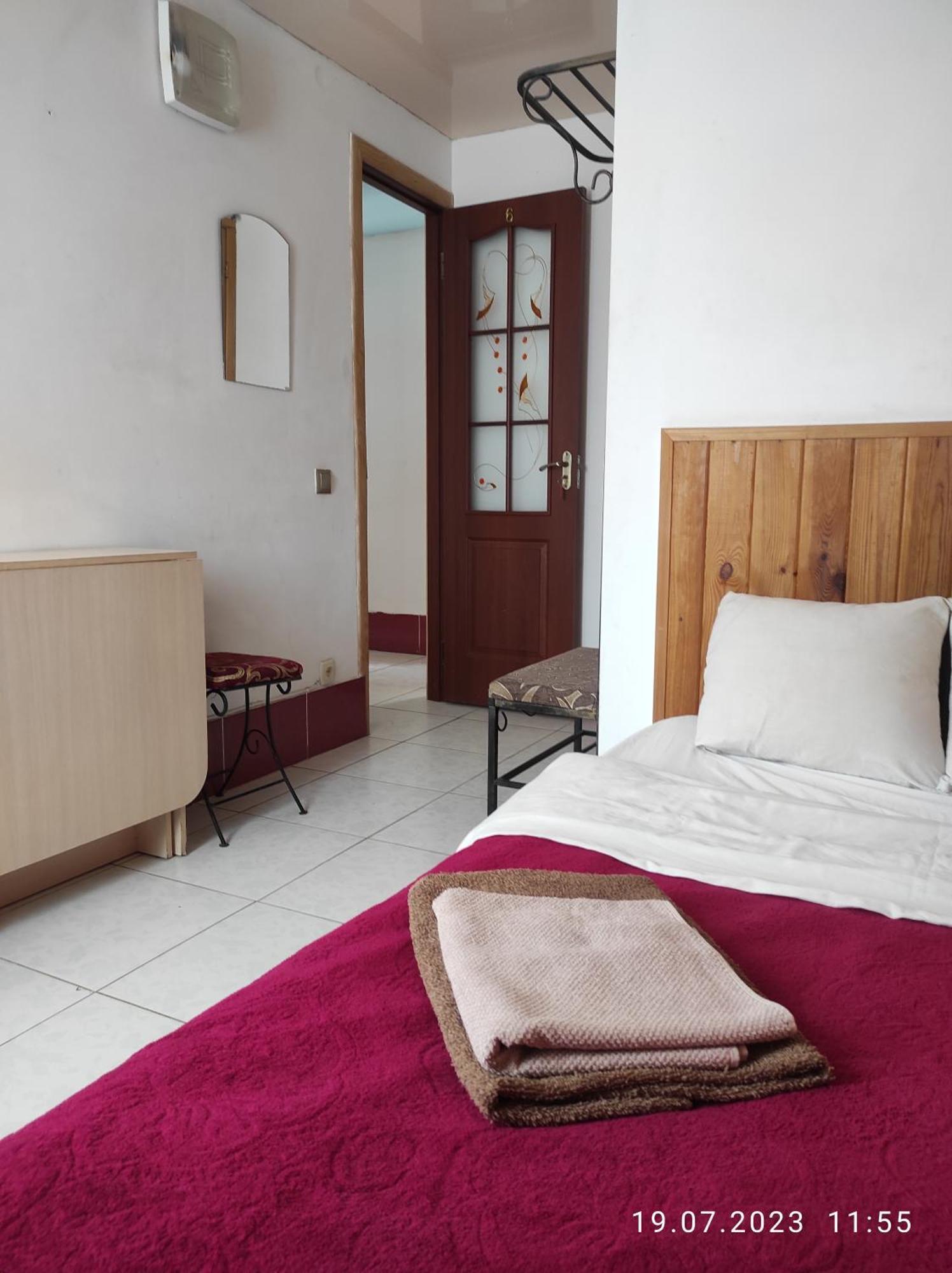 Mini-Hotel Kamianets Экстерьер фото