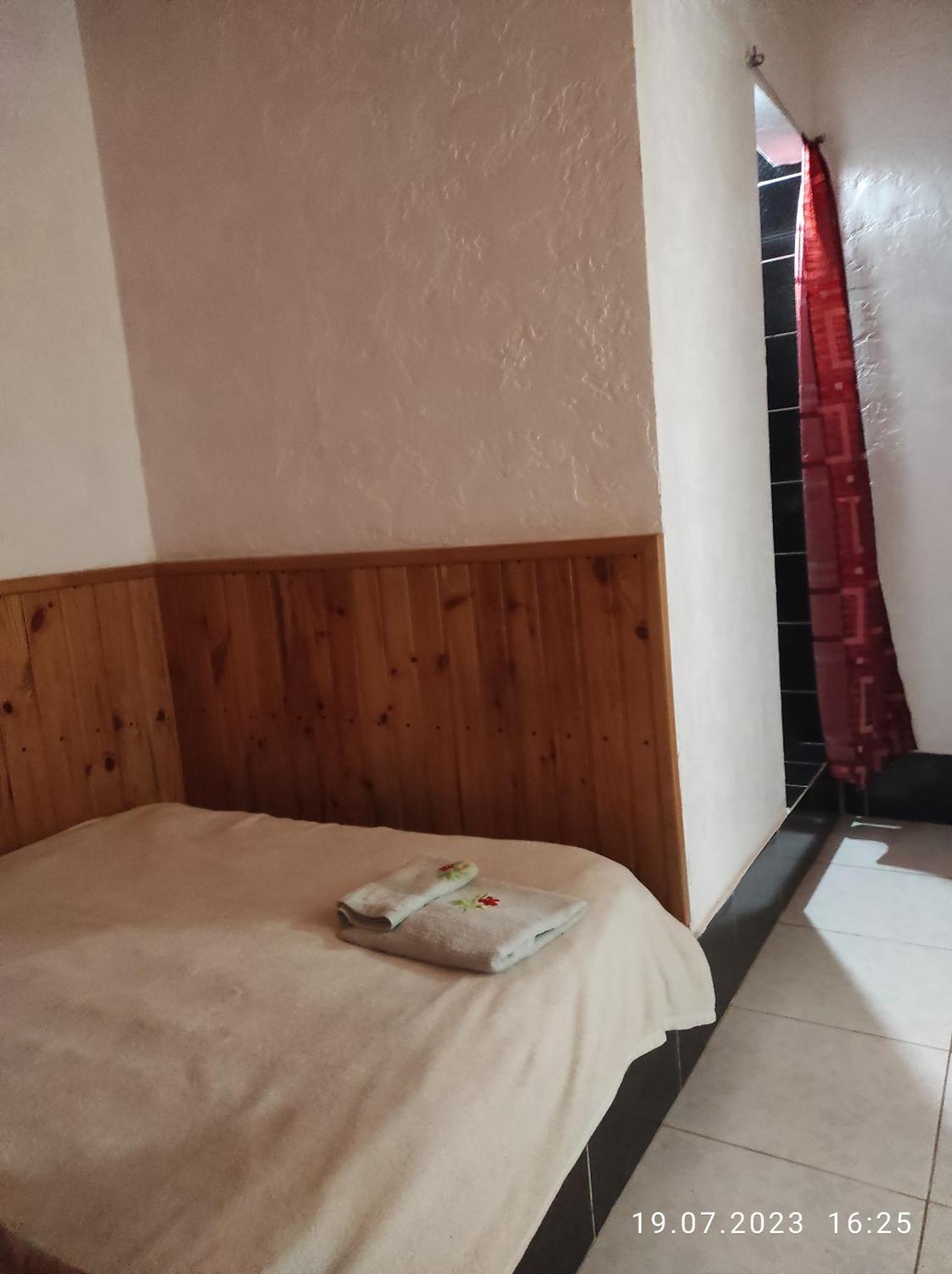 Mini-Hotel Kamianets Экстерьер фото