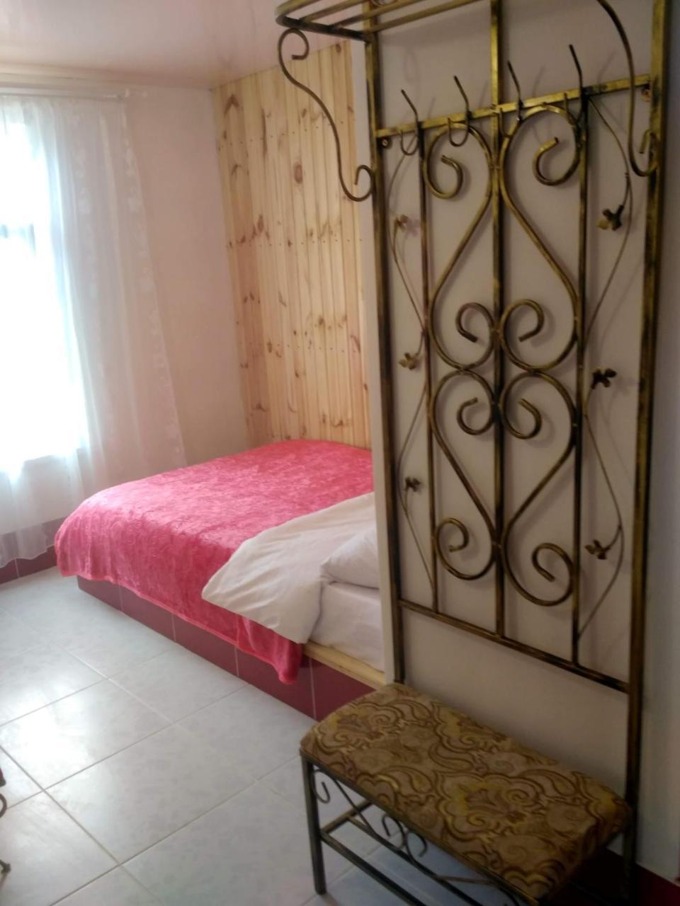 Mini-Hotel Kamianets Экстерьер фото